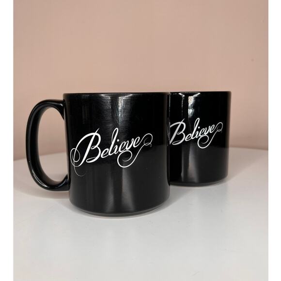 SET of 2 VTG 2014 Thomas Kinkade Polar Express Mugs - Picture 4 of 5